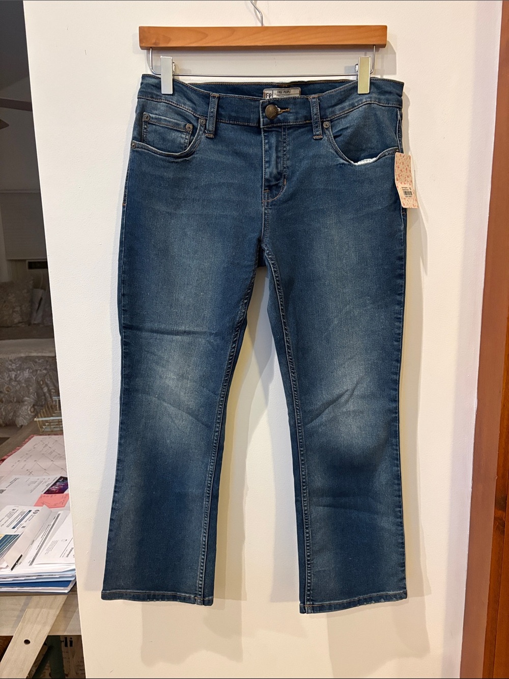 Free People Medium Wash VISTA Crop Stretch Jeans,Size 28,NWT